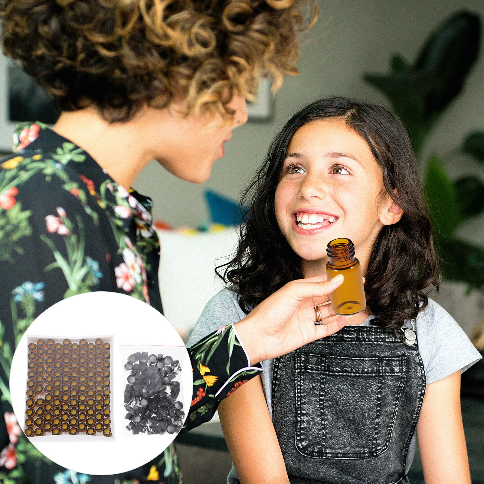 

100Pcs Clear Glass Sample Bottles Essential Oil Containers with Lids for Herbs Extracts Medicines Transparent Sample Bottles