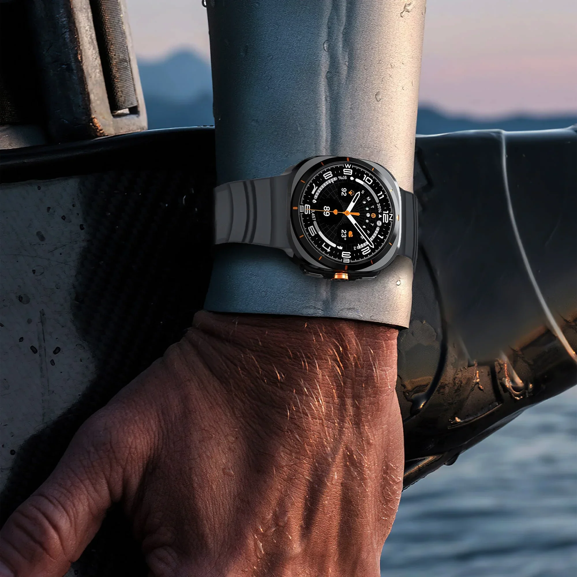 سوار من السيليكون الناعم لساعة سامسونج جالاكسي الترا 47 ملم حزام رجل رياضي لسوار معصم سامسونج جالاكسي الترا 47 ذو نهاية منحنية