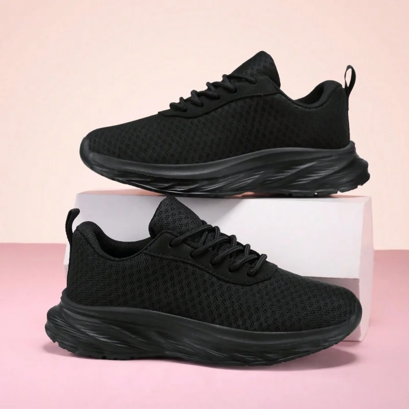 

A pair of children's four-season mesh sports shoes, breathable, wear-resistant, comfortable casual shoes, size 30-40，XN-527