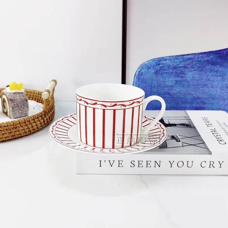 

Light Luxury Coffee Cup Saucer with Ceramic Steak Plate Western Dinner Plate French Tableware Four Piece Creative Set