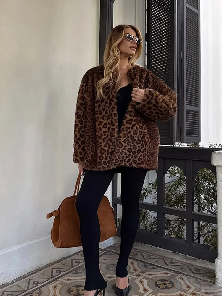 

Luxurious Leopard Print Woman Faux Fur Coat Fashion Long Sleeves O Neck Plush Short Jacket Fall Winter New High Street Outerwear