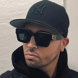 Gafas de sol clásicas con montura cuadrada para hombre y mujer, lentes deportivas para conducir, pescar y viajar, UV400