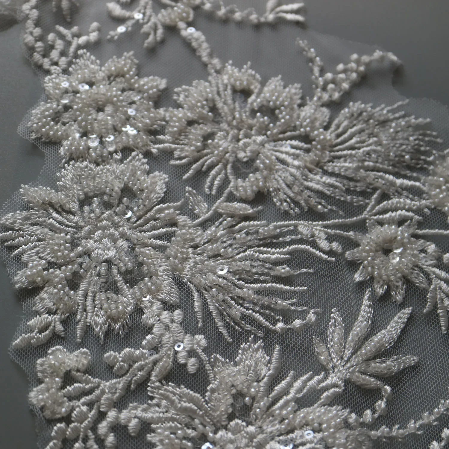 1yard luxury beaded embroidery lace appliques for wedding dresses sewing Rhinestone applique patches  parches ropa