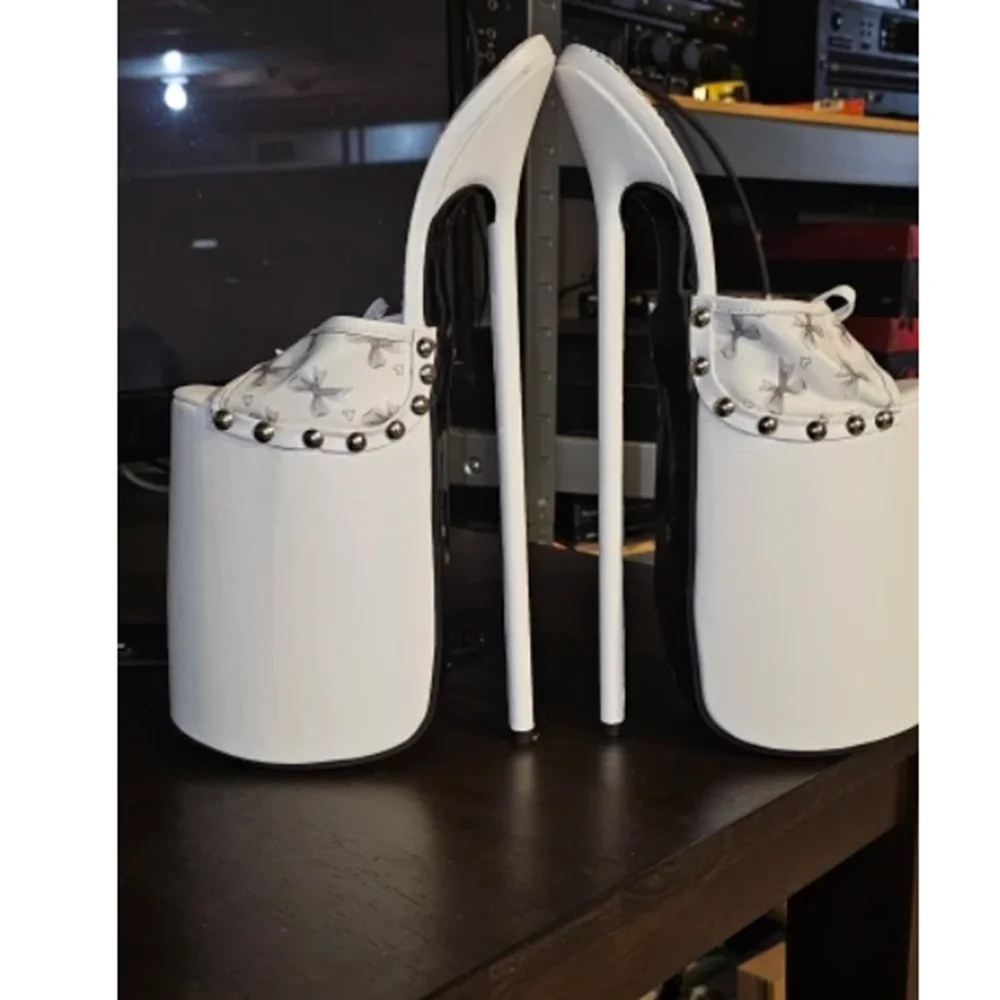 

Hot White Butterfly Knots Decor Peep Toe Slippers Metal Rivets Chain Design Stilettos 2025 Summer New Women Shoes Para Mujere