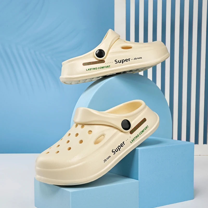 A pair of children's lightweight soft EVA garden clogs, detachable heel strap non-slip daily beach sandals HT-2519S