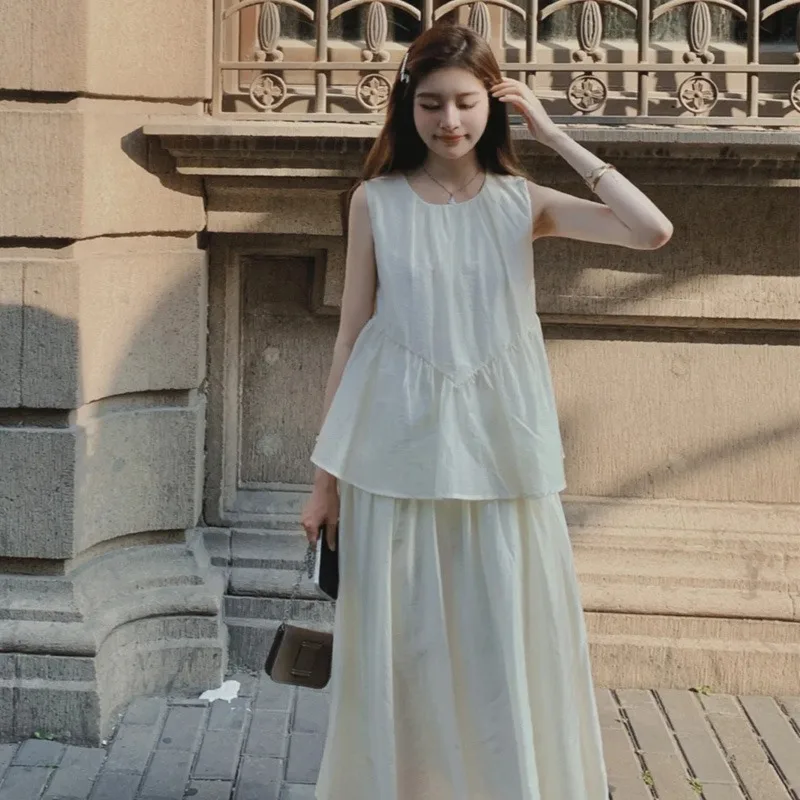 

Fashionable White Sleeveless Short Top Skirt Set Women's Style Elegant Two-Piece Suit Half-length Skirt Trendy Outfit