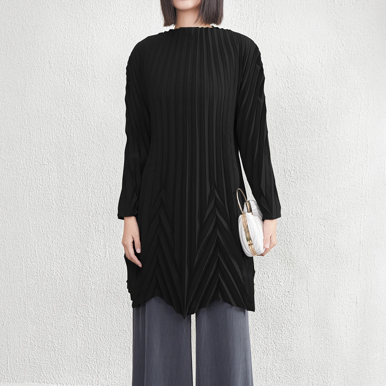 

Miyake Pleated Large Size Loose New Round Neck Pullover Long Sleeve Irregular Fashion Shirt