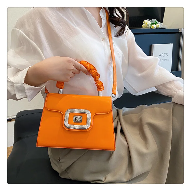 

Мини-квадратная сумка 2025 года, женская модная сумка через плечо, мягкая структурированная сумка через плечо, универсальная и шикарная дневная сумка