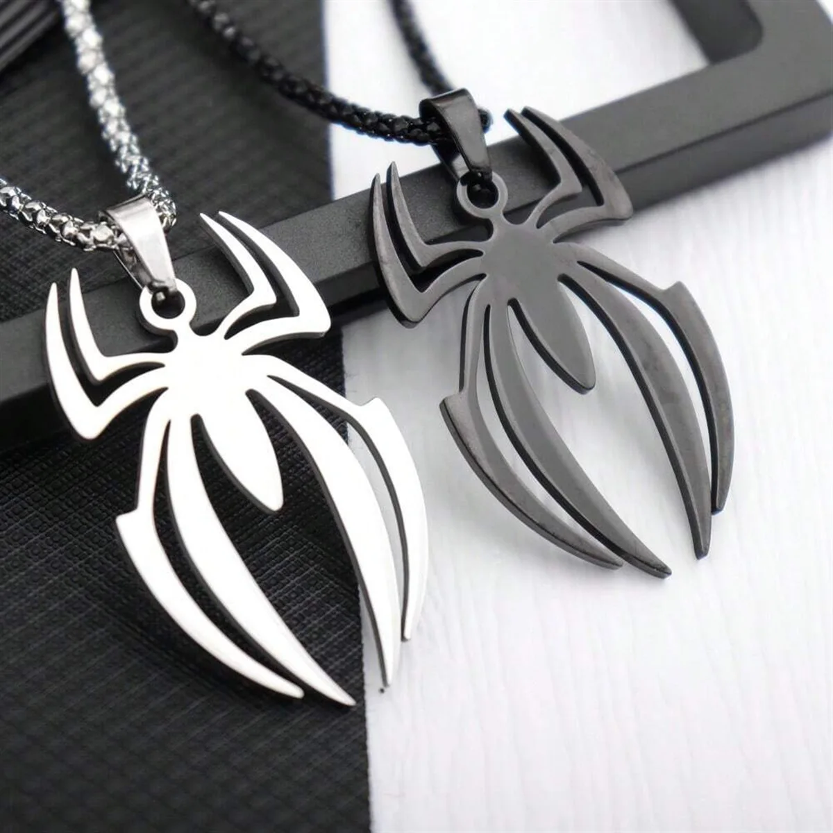 Superhero Spider Logo Cosplay Necklace Men Stainless Steel Pendant Chain Choker Jewelry Accessories Props Gift