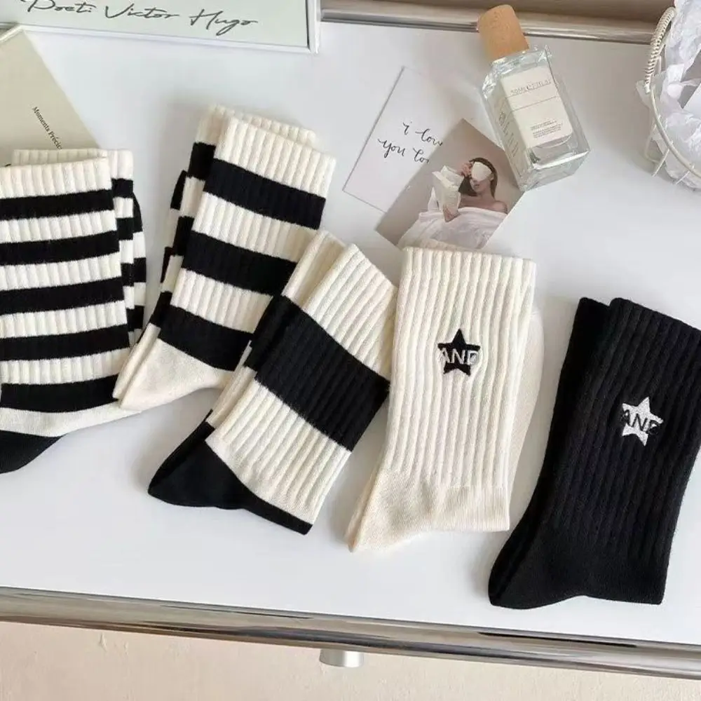 New Retro Cotton Sports Socks Fashion Spring Summer Mid Length Socks Women Men Simple Style Black White Striped Socks