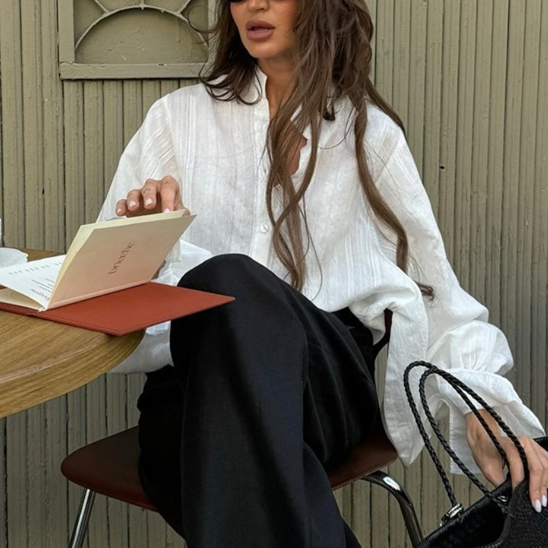 2025年夏 レディース スイートでフレッシュなルーズオーバーサイズ スタンドカラー ランタンスリーブ 長袖シャツ トップス