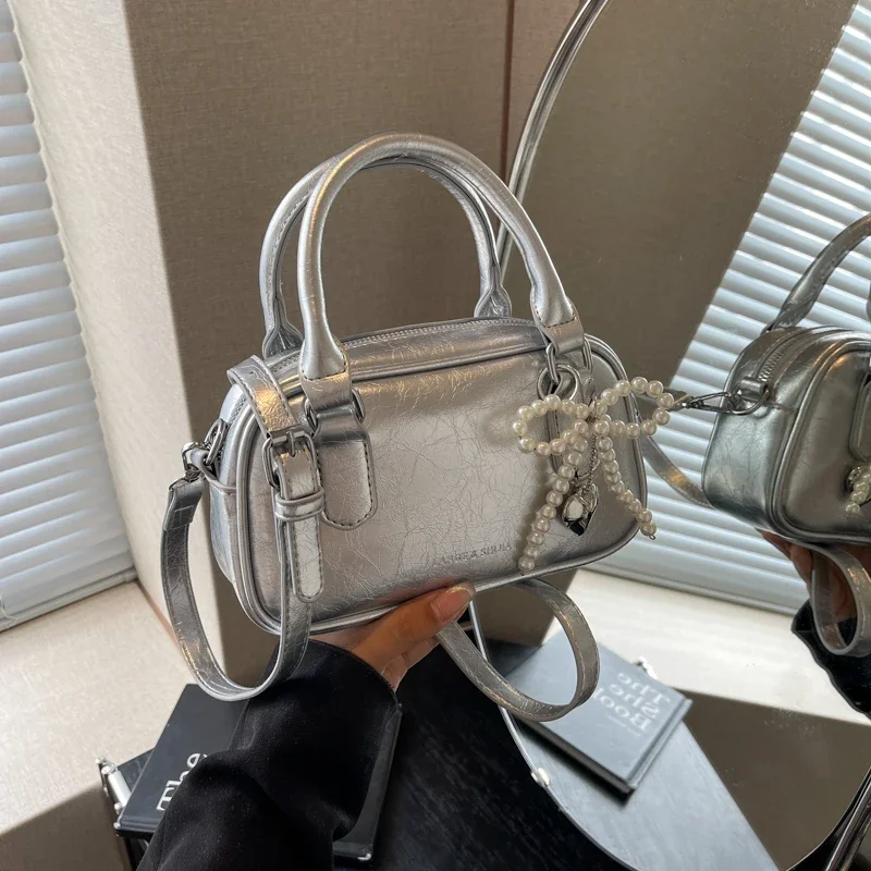 

Сплошной цвет, летняя универсальная сумка 2024, новая модная дизайнерская нишевая сумка через плечо для женщин, ручная маленькая квадратная сумка