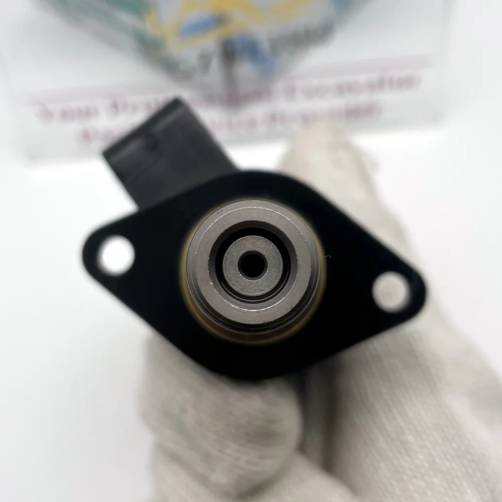

Kawasaki solenoid valve kdrde5k-31/30c50-122 YN35V00048F1 for kobelco main pump solenoid valve