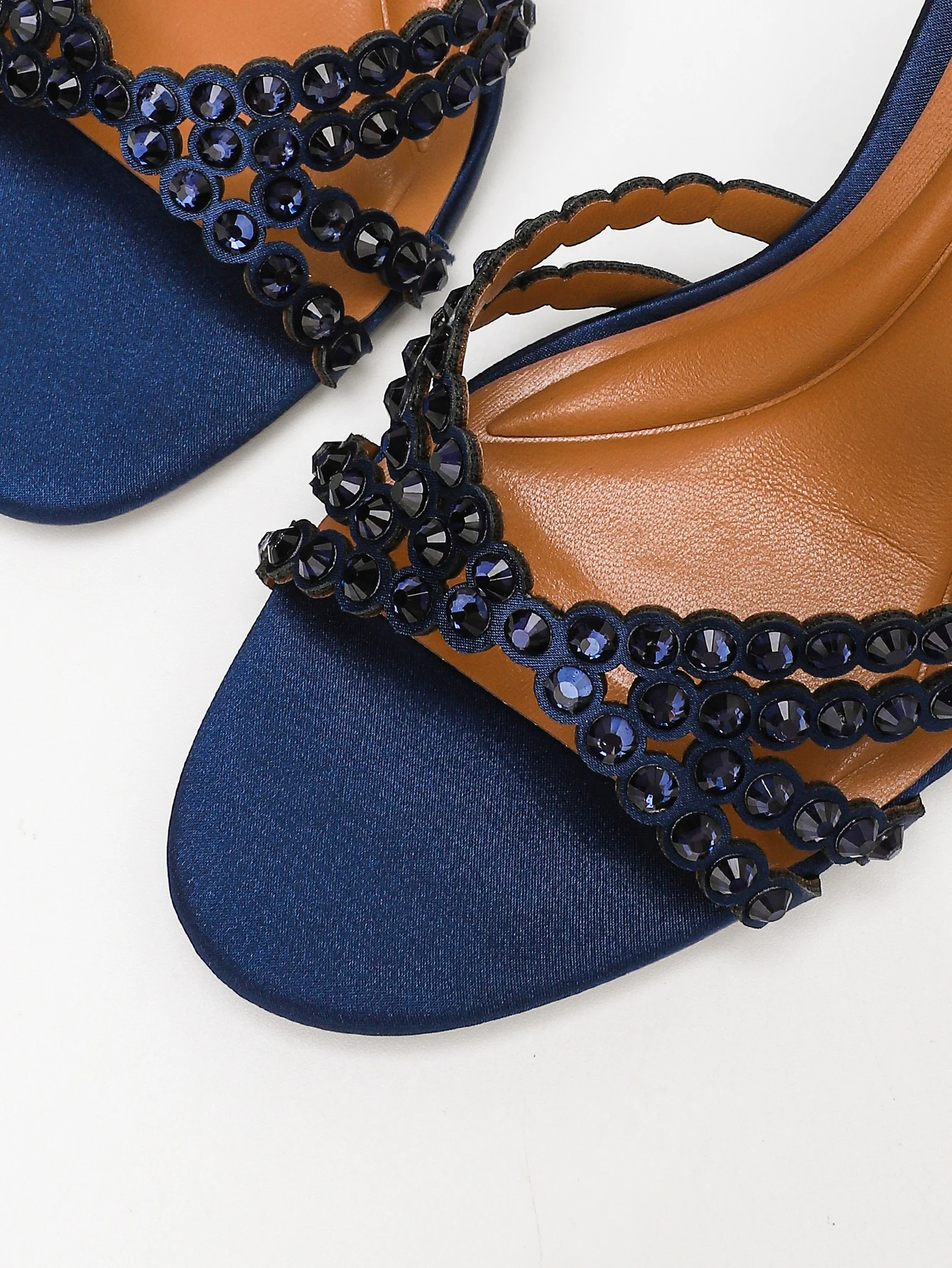 Marineblaue Satin-Sandalen für Damen mit Kristall-Strass-Riemen, eckiger Zehenpartie, Stiletto-Absatz, Mules für Hochzeitsfeier – Detail 4