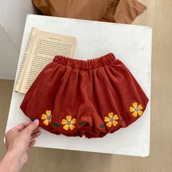 Spring new baby clothing, 0-3 year old girls, corduroy embroidered flower bud small fresh shorts