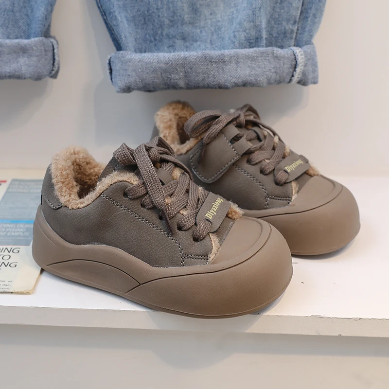 Plush Lining Casual Shoes for Boys Girls 2026 New Winter Toddler Walking Shoes Soft Sole Versatile Retro School Outdoor Trainers
