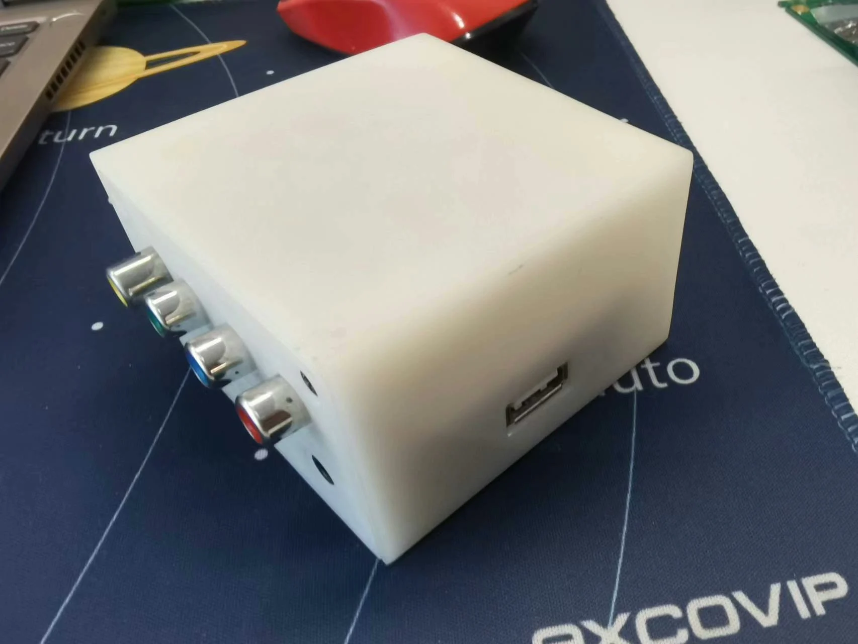 Raspberry Pi Retro Gaming Console, RGBS Output for CRT TV, 3000+ Preloaded Games, Support PS1 / Arcade / MD / SNES /GBA