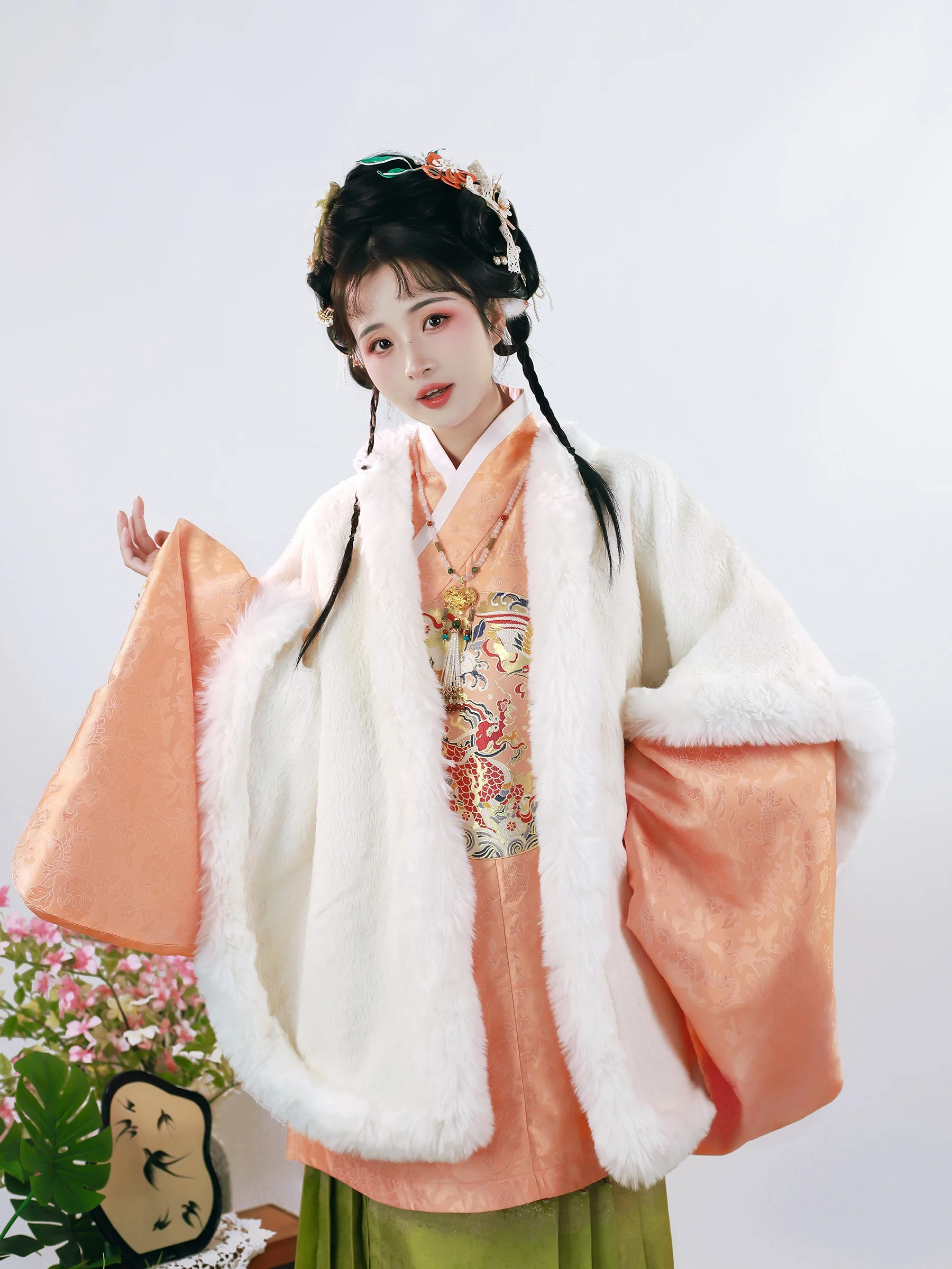 Elely Dopasowany płaszcz z plisowaną spódnicą z brokatu Sichuan dla kobiet, modna odzież wierzchnia Hanfu idealna na jesień.