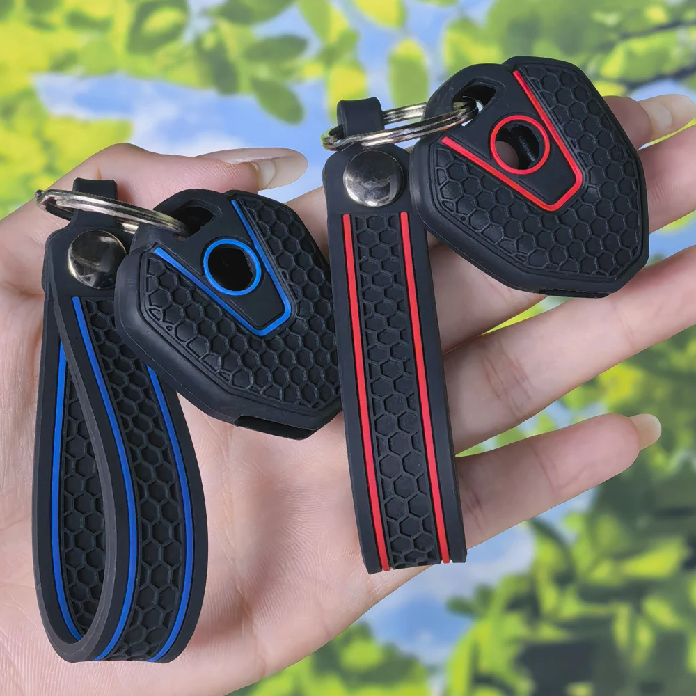 Racing Style Key Cover with Keychain for CFMOTO 450MT 700MT 800MT CLX-700 2022-2025, honeycomb textured key sleeve