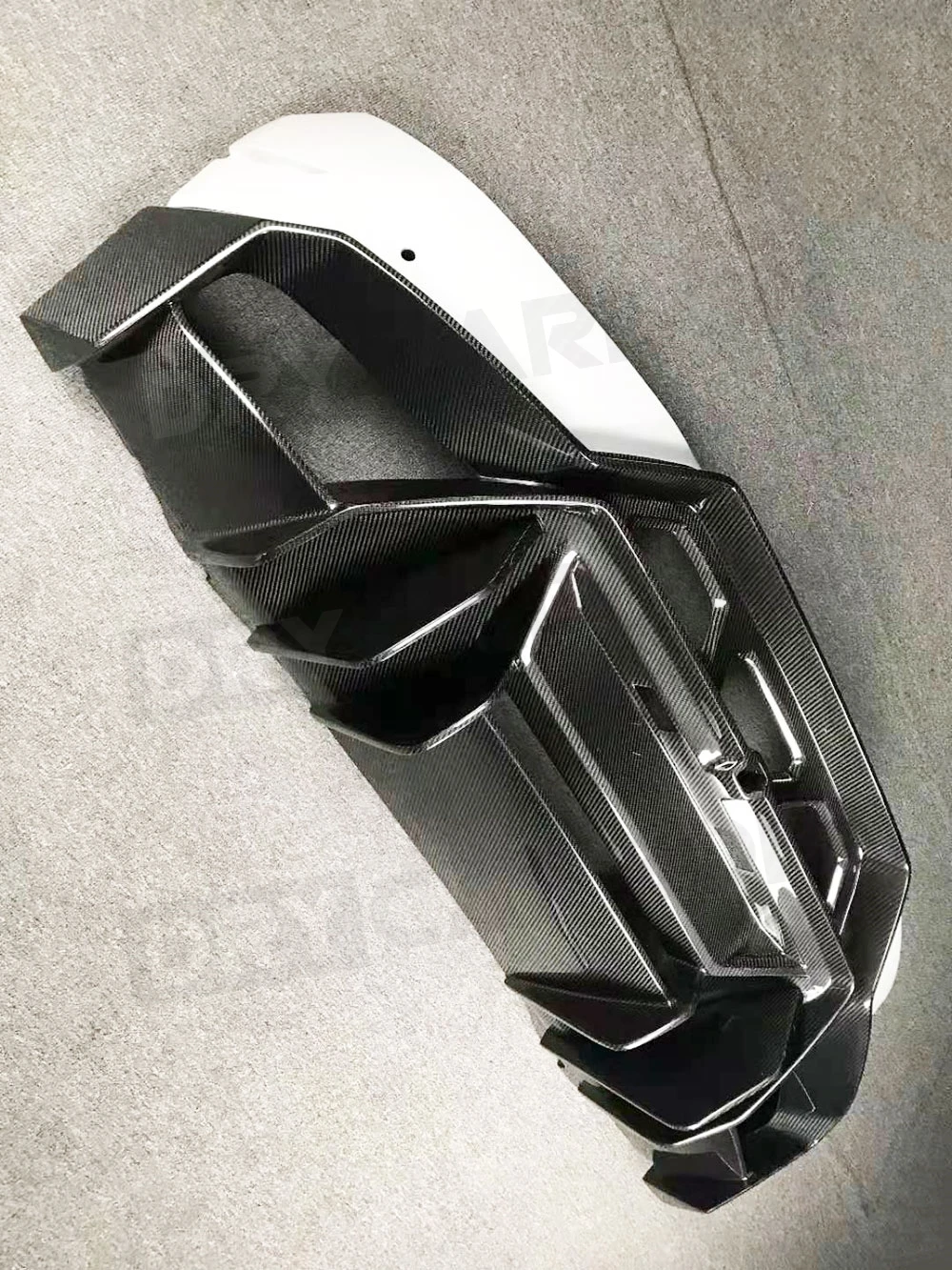 Carbon Fiber Rear Lip Diffuser Spoiler for Lamborghini Huracan LP610 Rear Bumper Spoiler Car Styling Back Diffuser 2014 - 2019