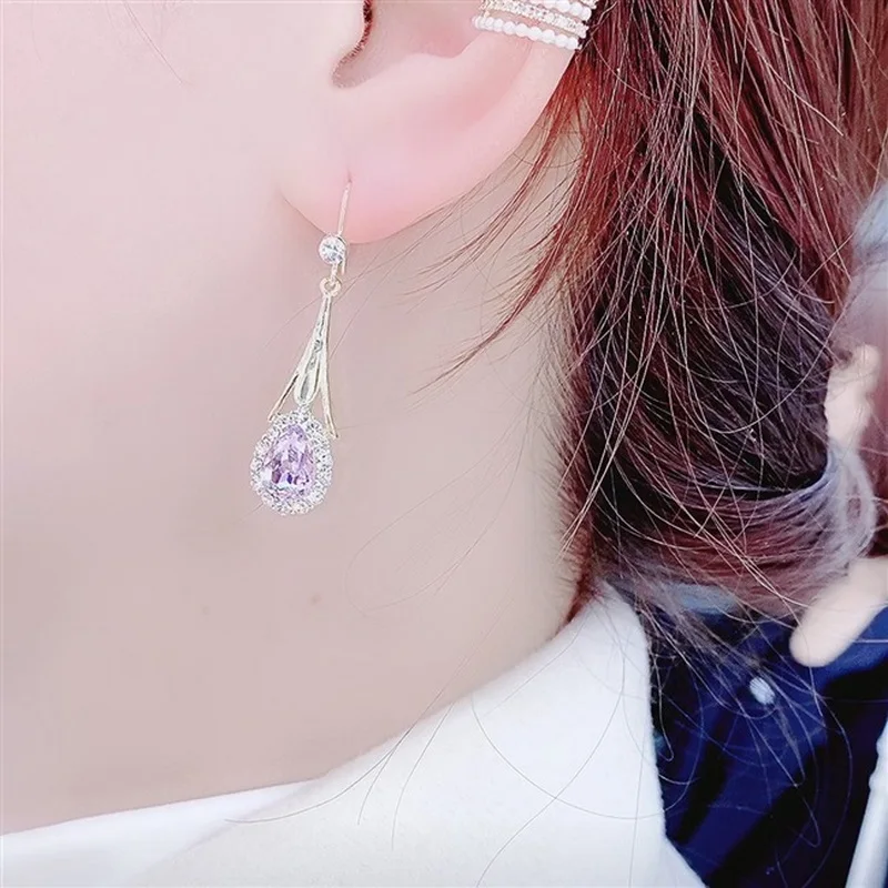 Minimalistisches Design, hohle Wassertropfen-Ohrringe für Frauen, leichter Luxus, glänzende Kristall-Anhänger-Ohrringe, Hochzeit, Schmuck, Geschenke – Detail 4