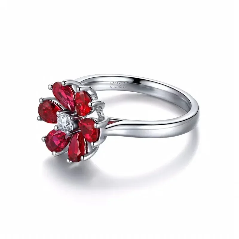 Ruihe New Luxury Flowers Shape 925 Silver 1.46ct Lab Grown Ruby Simulated Diamond Ring for Women Couple Daily Office Jewelry