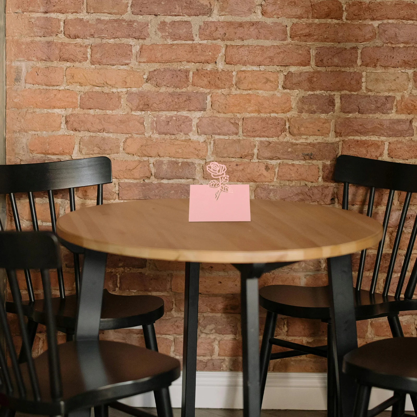 

50pcs Elegant Floral Wedding Place Cards Table Name Tags for Seating Guests Vintage Style Reception Party Stationery Favors