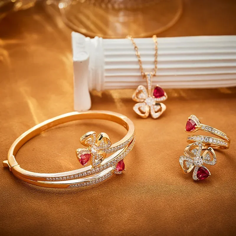 

S925 Fashion Style Jewelry Set for Women and Women with Red Cubic Zircon Flower Plated Rose Ring, Bracelet, and Necklace