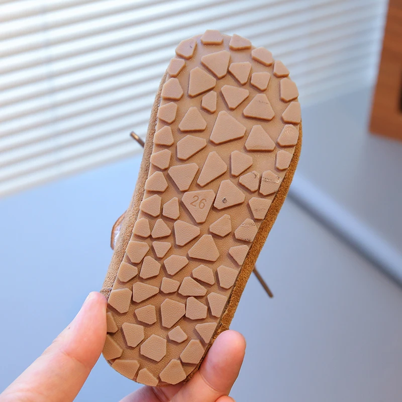 2026 Retro Kinder-Freizeitschuhe mit breiter runder Zehenpartie, weicher Sohle und Kunstleder für den Frühherbst – Allround-Schuhe für Jungen und Mädchen aus Wildleder – Detail 11