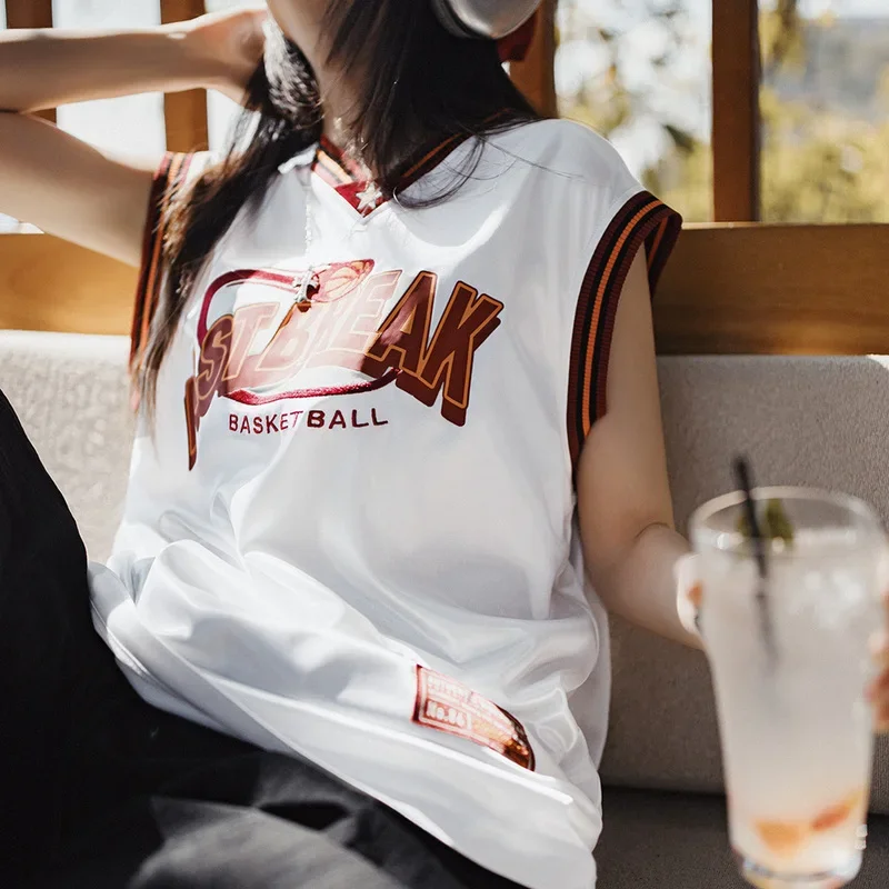 

Maden Women's Vintage Color-Block V-Neck Basketball Jersey Loose Fit Sleeveless Tank Top with Embroidered Letter Vest for Sports