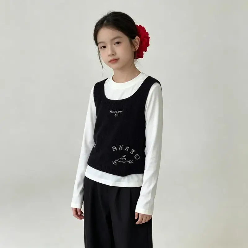2026New girls' forest-themed outfit, stylish and fashionable autumn wear for children, super cute baby vest three-piece set