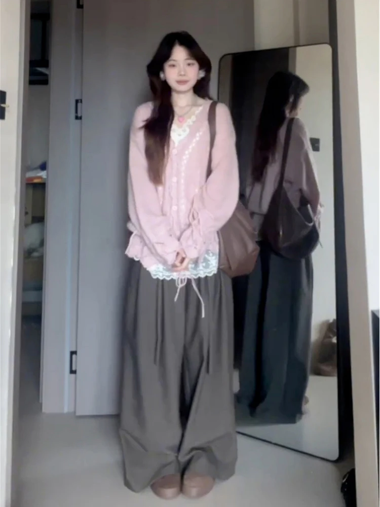 เสื้อคาร์ดิแกนถักลายดอกไม้สีม่วงอ่อน แขนยาว คอวี สำหรับผู้หญิง ฤดูใบไม้ร่วง 2025 รุ่นใหม่ สไตล์หวาน