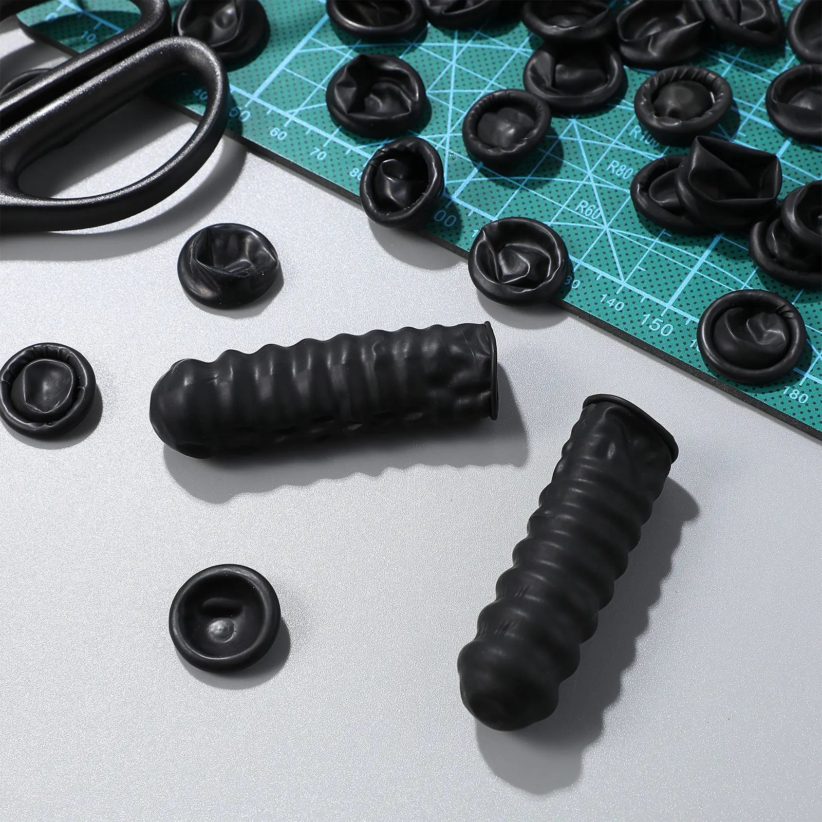 

100Pcs Anti-Static Tattoo Machine Handle Sleeve Cover Flexible Thickened Latex Grip Case Black Durable Non-Slip