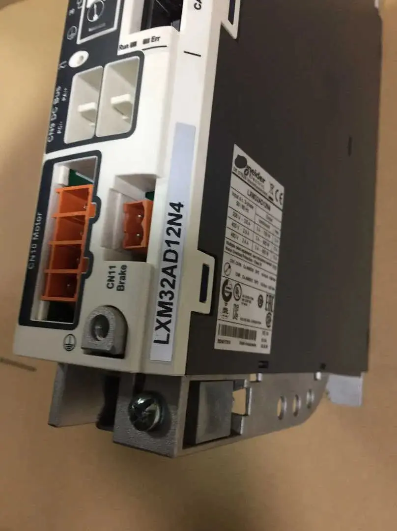 LXM32AD12N4 Сервопривод для Schneider