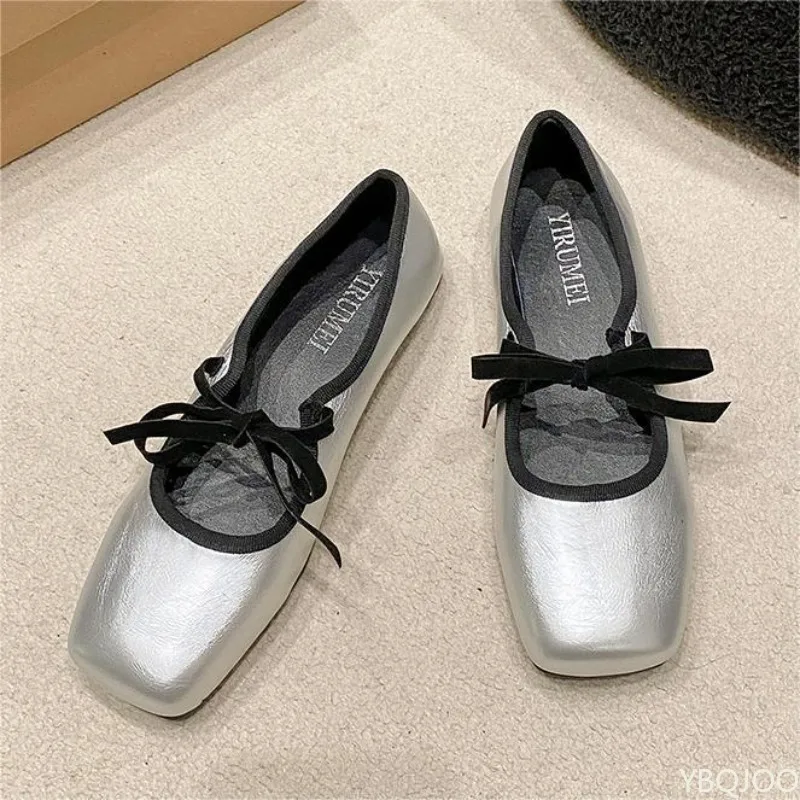 حذاء نسائي جديد لربيع وصيف بسيط ومريح بلون واحد وكعب منخفض فضي متعدد الاستخدامات #5