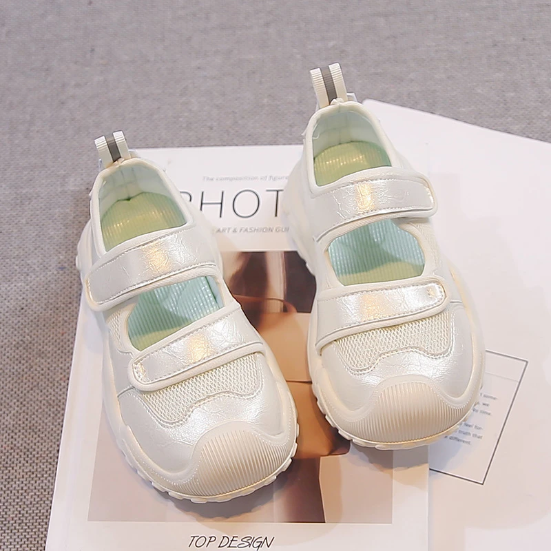 

2026 Children's Shoes with Flat Solid Color Ultra-lightweight Breathable Mesh Surface Design Spring and Summer Casual Shoes