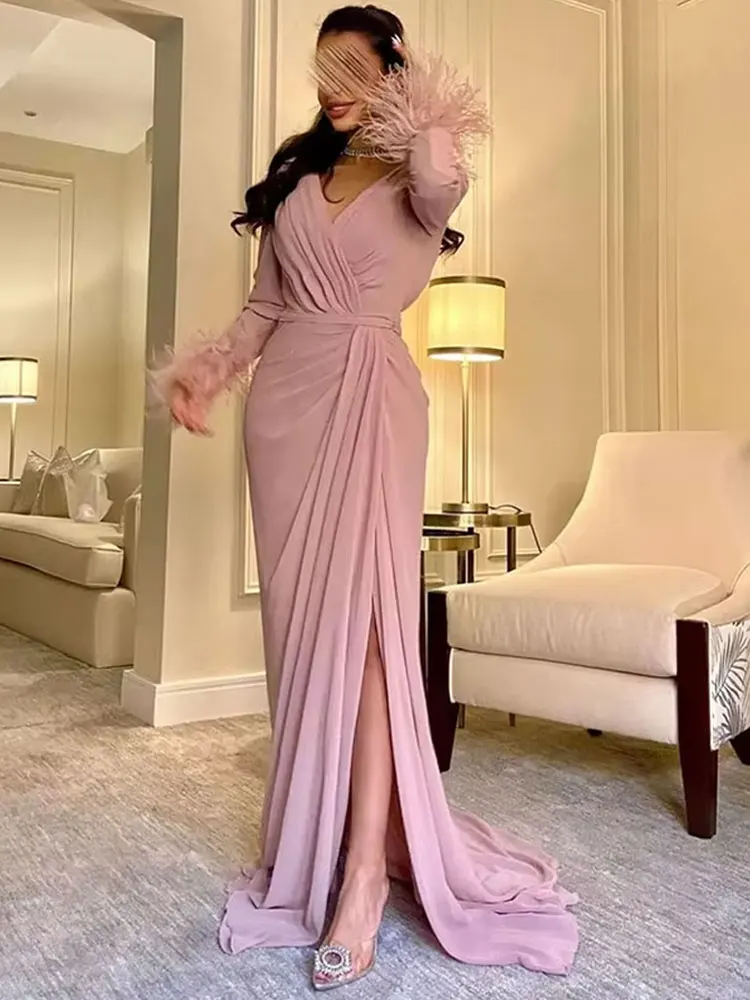 

Elegant Long Pink V-Neck Evening Dresses With Feathers Pleated Slit Floor-Length Prom Guest Dress for Women New