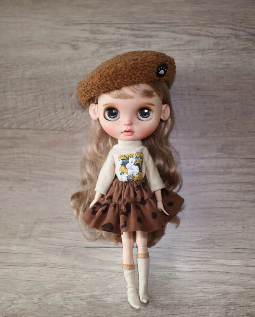 

4PCS chocolate style clothes blythe doll outfit beret/ skirt/t-shirt/socks 1/6 30cm(Fit for Pullip,Ob22/24/26, Licca)