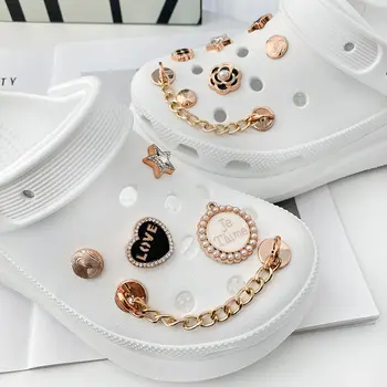 6 best sales Crocs gibits - №1