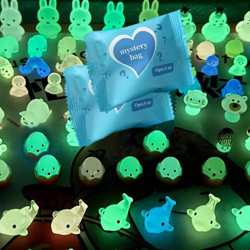 50/100/150 SZT. Świecące w Ciemności Mini Figurki Zwierząt w Torebeczce Niespodziance, Losowe Żywiczne Luminescencyjne Zabawki 3D, Dekoracja do Akwarium, Kolekcjonerskie
