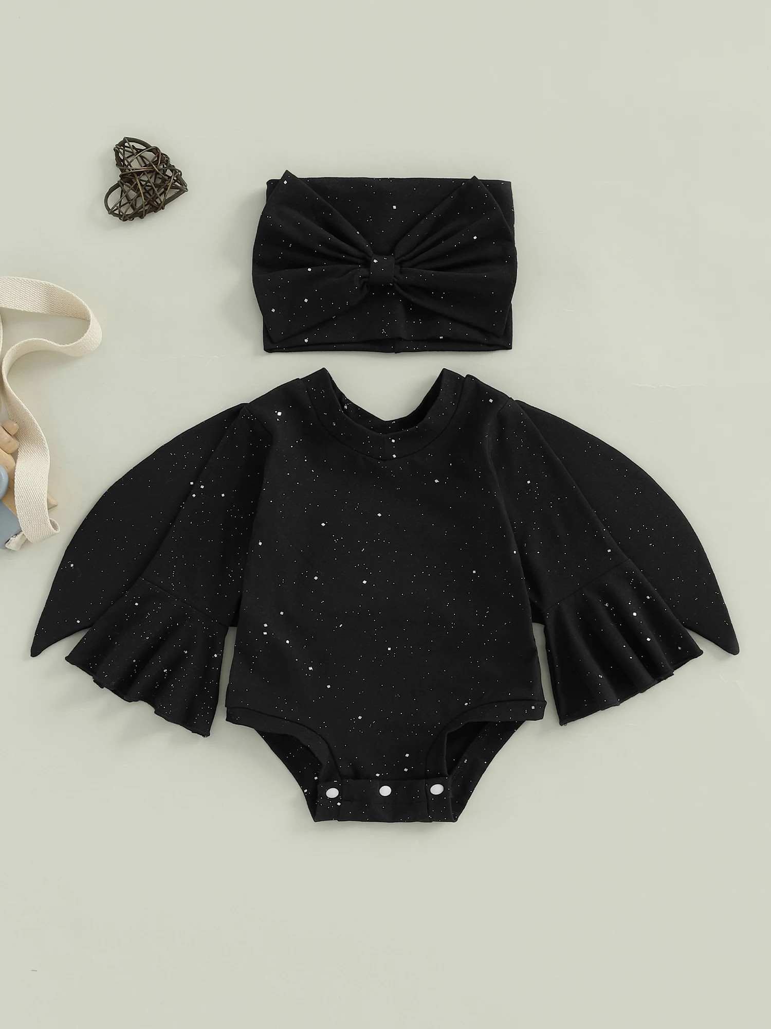 

Костюмы динозавра для маленьких мальчиков, комбинезон с капюшоном и шипами, хвостом и подходящими пинетками, комплект из трех предметов на Хэллоуин