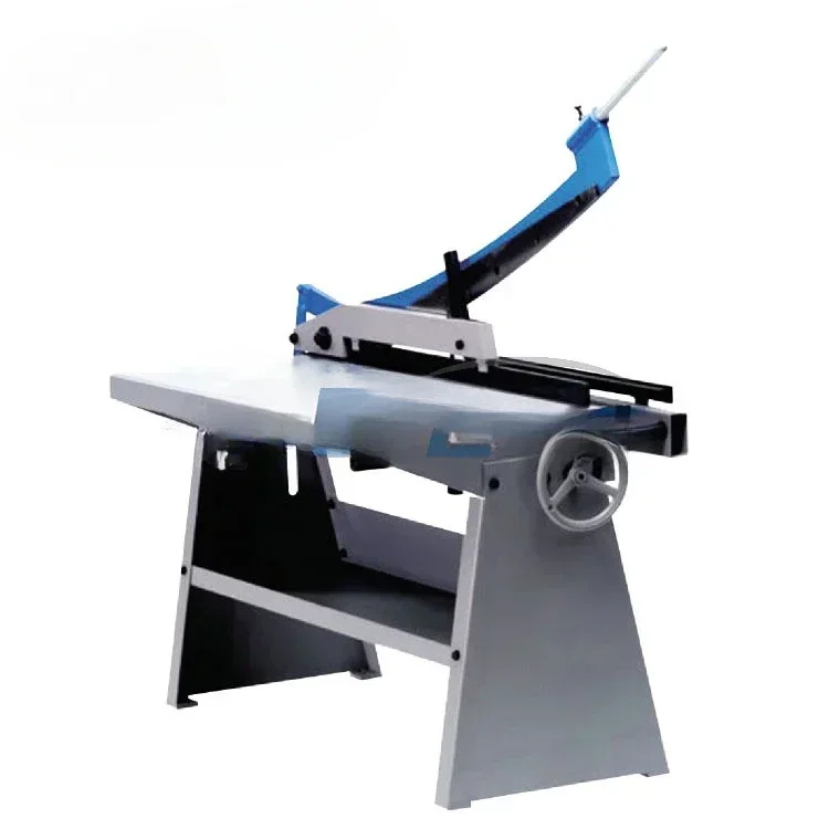 Cesoia manuale transfrontaliera per piastre metalliche
