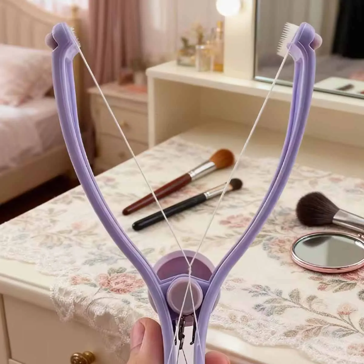 1 Stück Gesichtshaarentferner für Wangen und Augenbrauen, Damen-Haarentfernungs-Epilierer, Gesichtshaarentferner mit Feder, Make-up-Tool