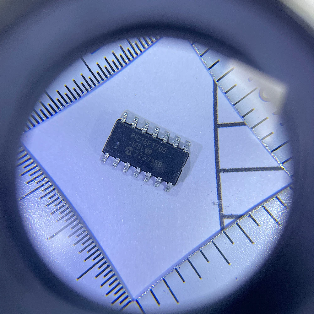 Флэш-память 32 МГц, 8K @ x14bit RAM:1 Кб