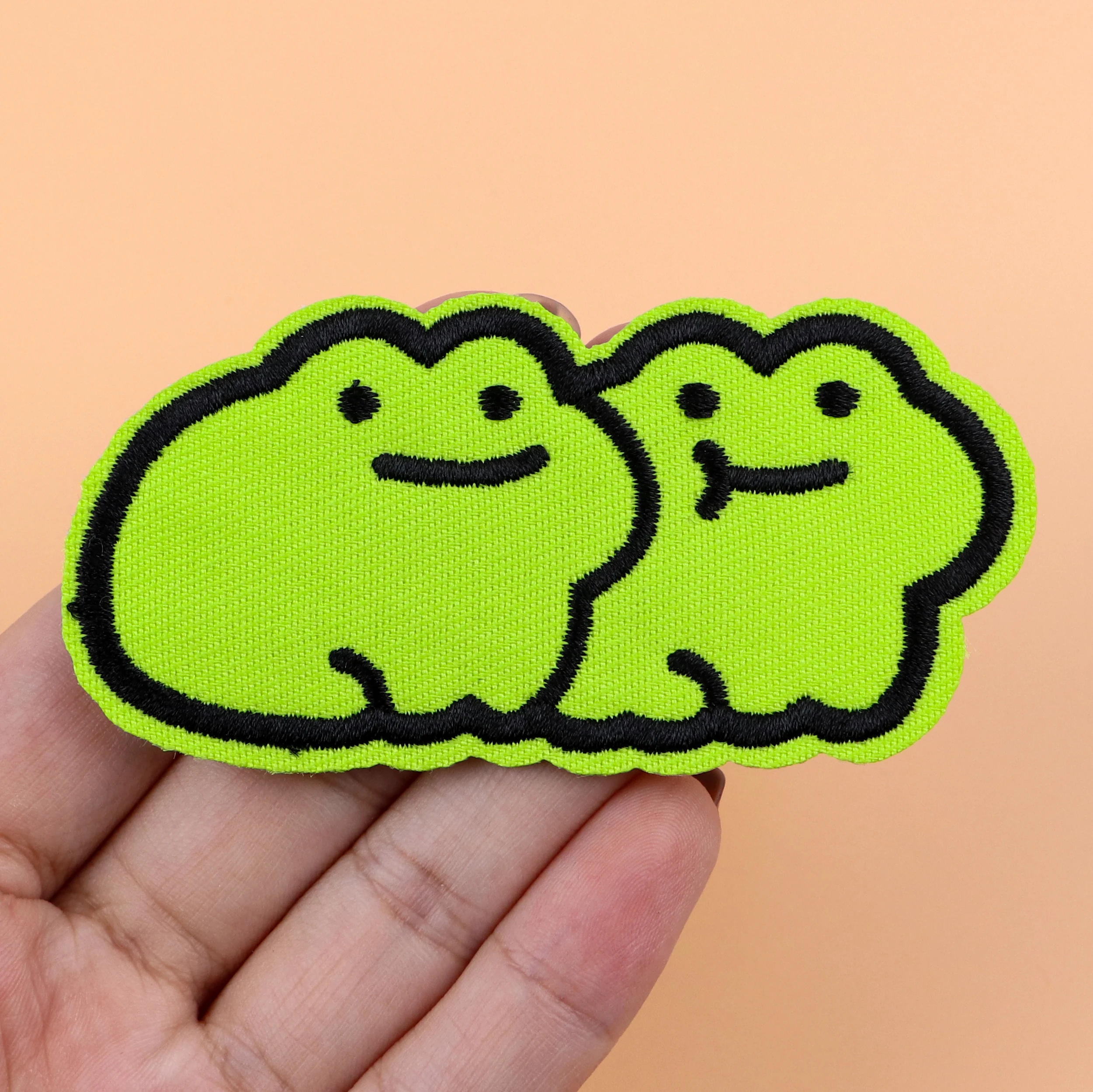 Рисунок 6 - Мультяшные забавные нашивки с собаками для одежды