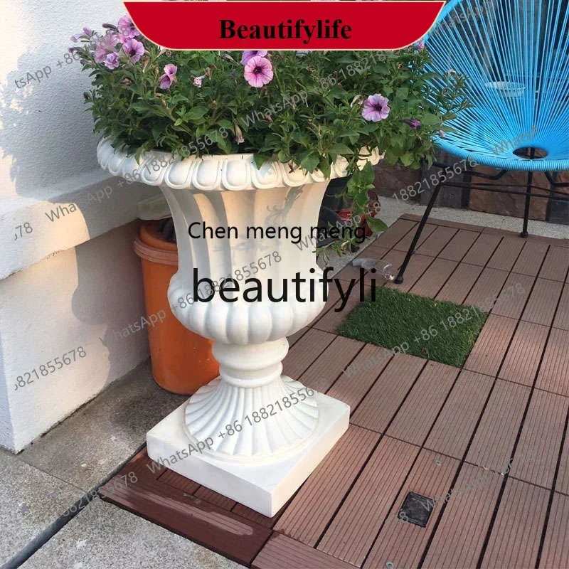 D178  White villa door decoration, European-style balcony courtyard layout simple garden ornaments