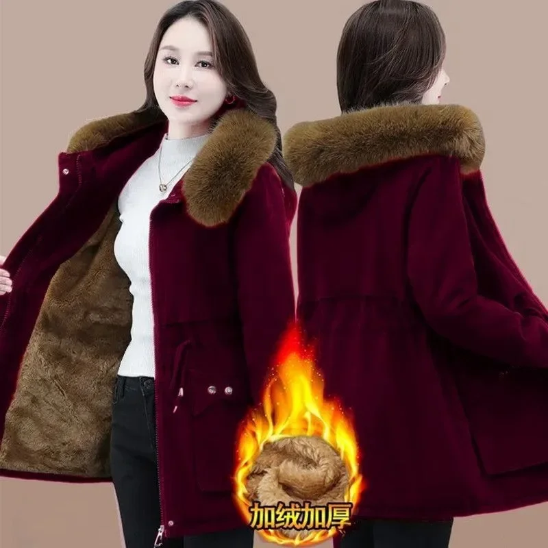 6XL giacca invernale da donna 2023 cappotto imbottito Casual allentato femminile di grandi dimensioni collo di pelliccia di peluche capispalla in