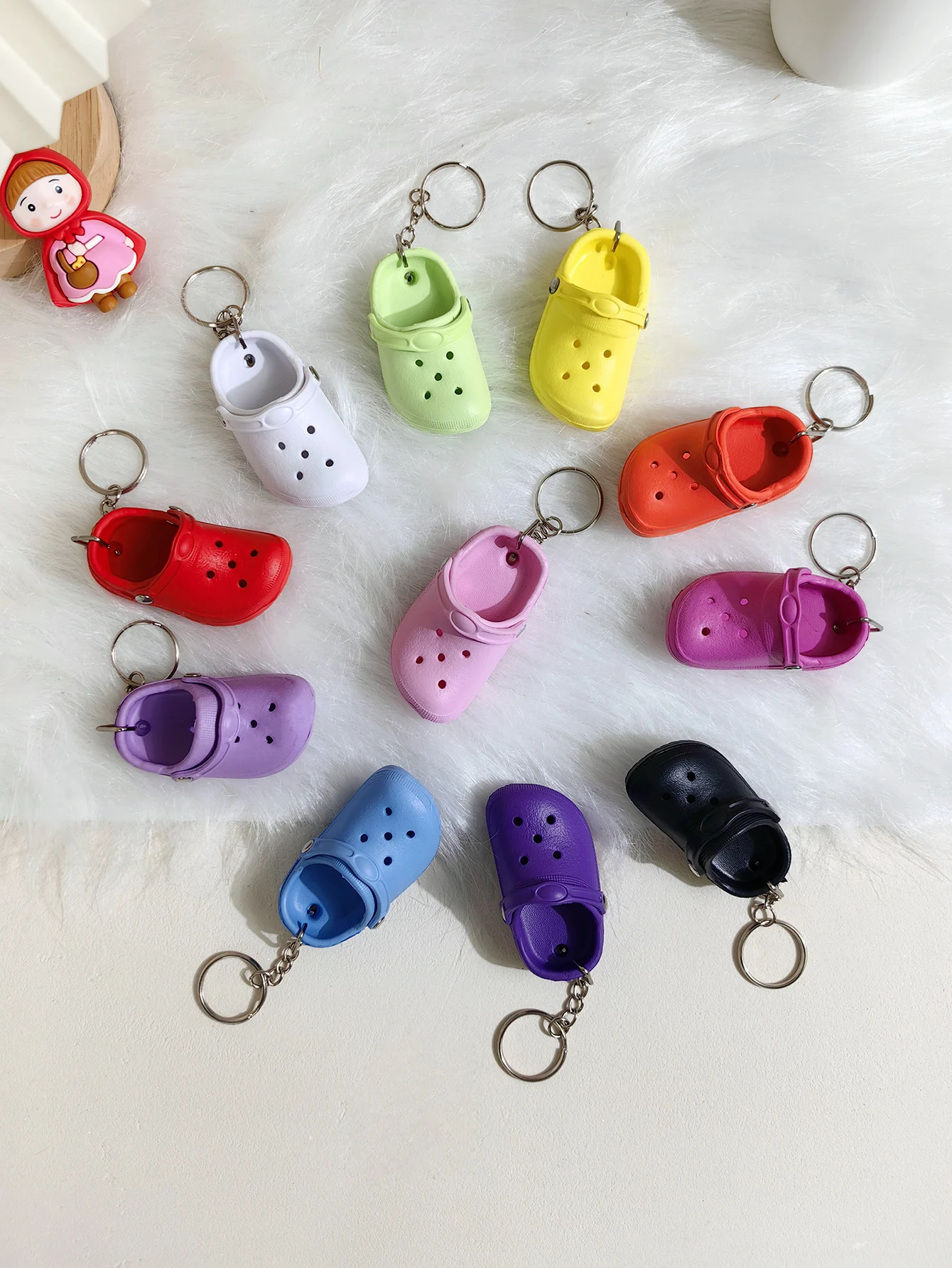 

6/12pcs Creative Simulation Mini EVA Hole Shoes Keychain Pendants Colorful Shoe Charms For DIY Car Key Bag School Bag Backpack P