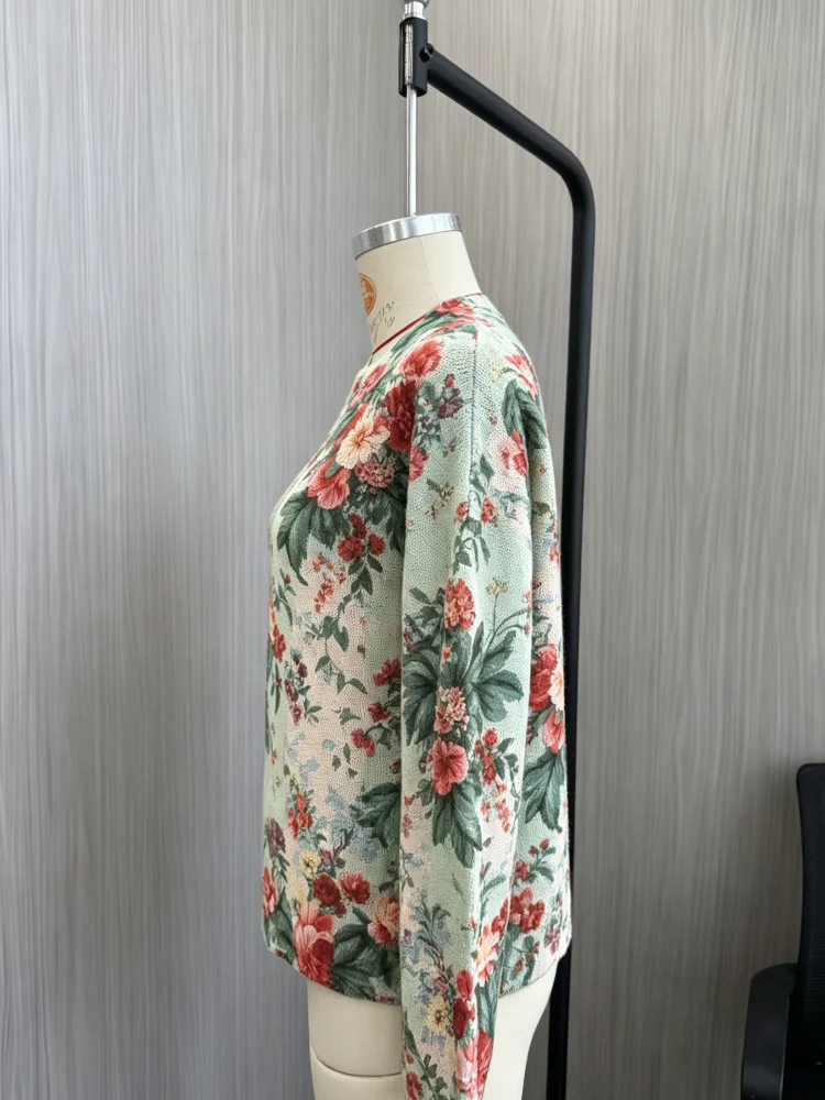 Women's Retro Watercolor Peony Flower Print Round-neck Knit Sweater - 70% Polyester 30% Cotton - Light Green Base Color - Long Sleeve Casual Pullover, Suitable for Daily Wearing in Autumn and Winter - view 4