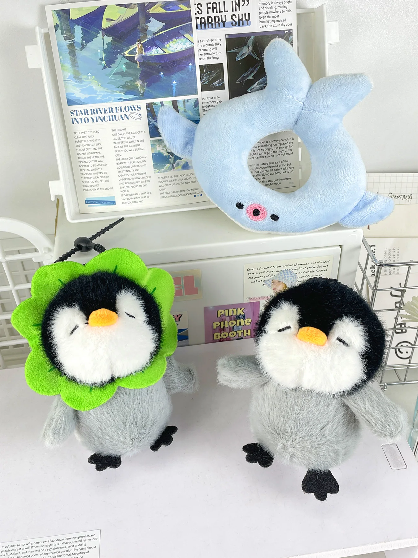 لطيف البطريق أفخم قلادة الربيع، الصيف، الخريف، الشتاء، اللوازم المكتبية الإبداعية، الزينة، دمى المفاتيح زوجين